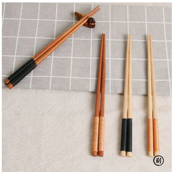 Handgefertigtes Sushi-Essstäbchen-Set aus Naturkastanienholz