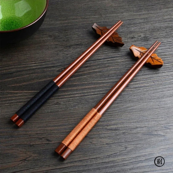 Handgefertigtes Sushi-Essstäbchen-Set aus Naturkastanienholz